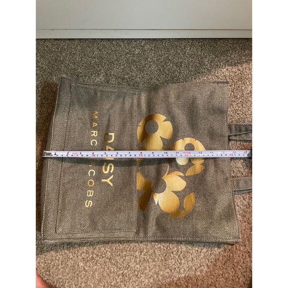 Marc Jacobs Daisy Canvas Tote Bag - Picture 11 of 11